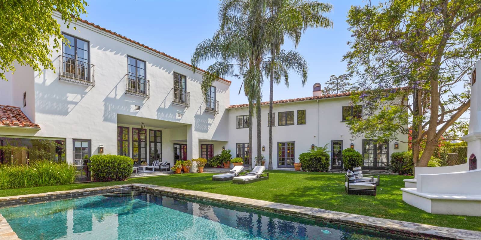 luxury home with pool in Beverly Hills, CA